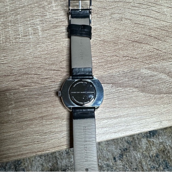 MARC BY MARC JACOBS BLACK WOMENS LEATHER WATCH AUTHENTIC FINAL $49 - Picture 6 of 10